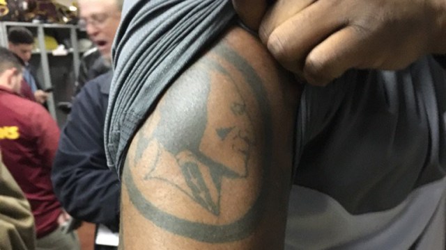 Junior Galette Shows Loyalty With Redskins Tattoo!