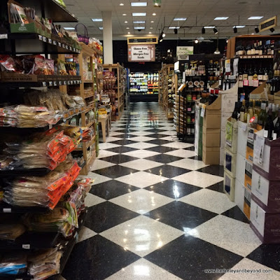 wide aisle at Draeger's Market in San Mateo, California