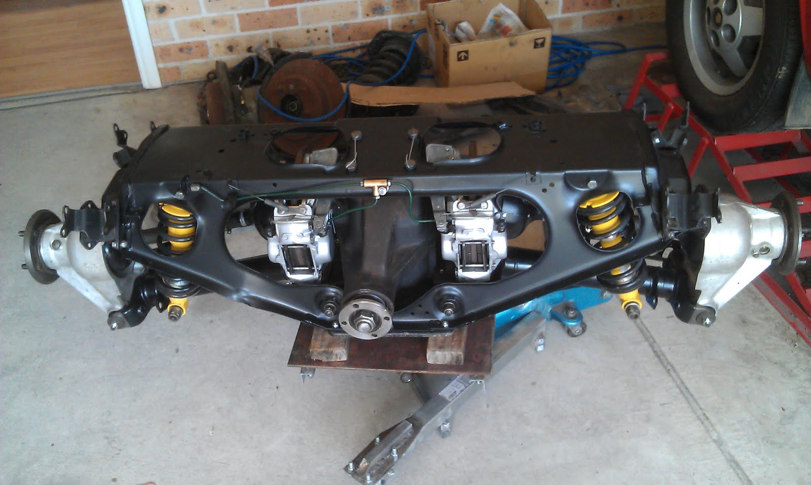 Jaguar XJS Restoration : XJS Rear end rebuild