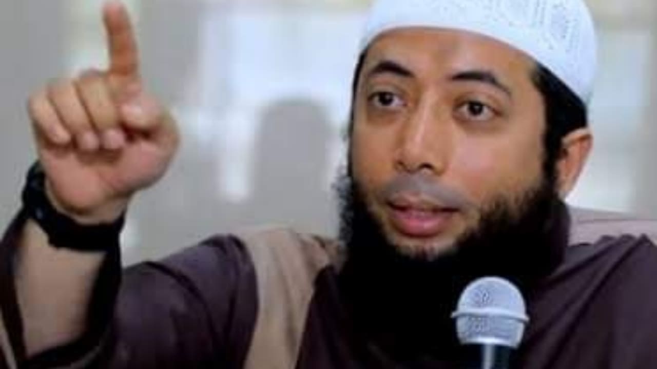 Siapa Sebenarnya Ustadz Khalid Basalamah?
