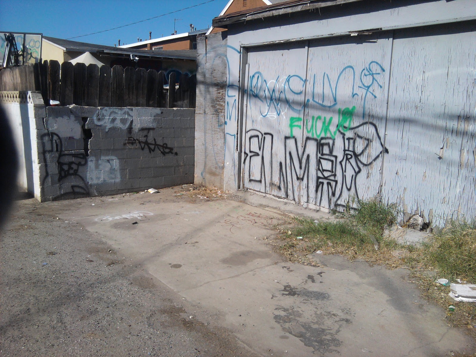 blood gangs graffiti Elm street piru ( ESP , compton )