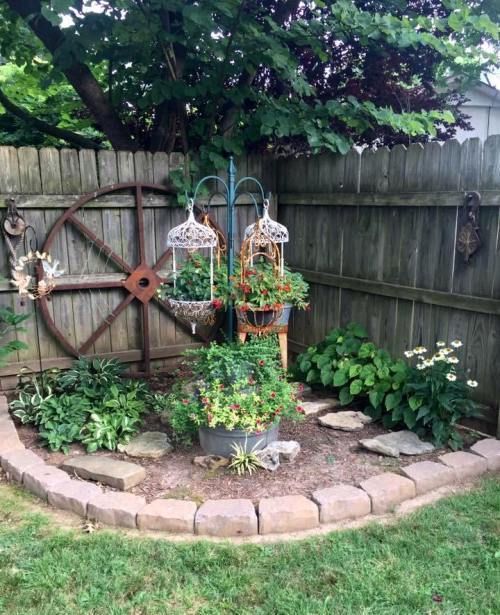 Ideas para decorar la esquina de un patio o jardín