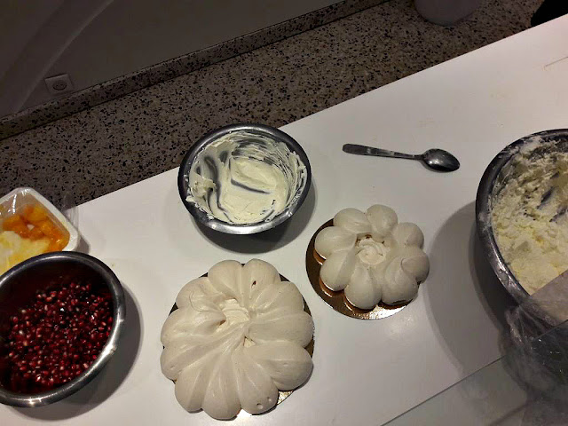 La meringaie patisserie pavlova meringue dessert fruité paris
