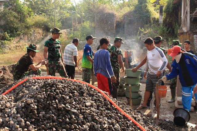 Kades Jimbung Perintahkan Warganya Untuk Lebih Giat Bergotong Royong di TMMD 