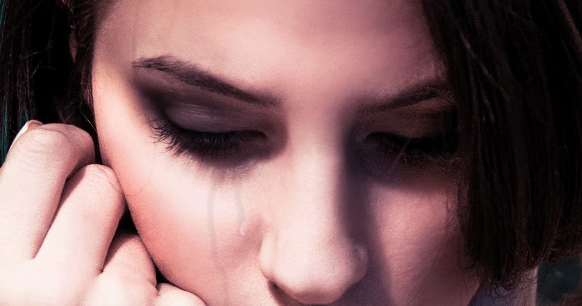 Im crying мем. Девушка со слезами на глазах. Crying girl why is this. Crying girl why is this. Плачущая женщина.