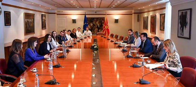 Zaev trifft Alumni der Deutschen Wirtschaft