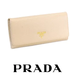  Princess Mary Style PRADA Clutch Bag CHRISTIAN LOUBOUTIN Pumps