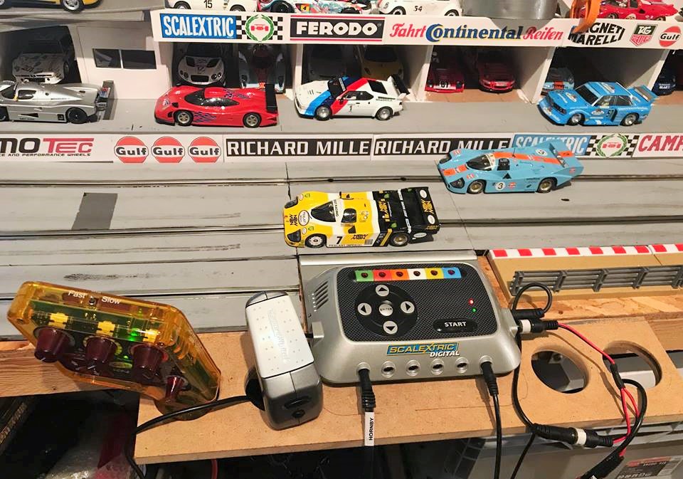 Carrera vs. Scalextric die wesentlichen Unterschiede