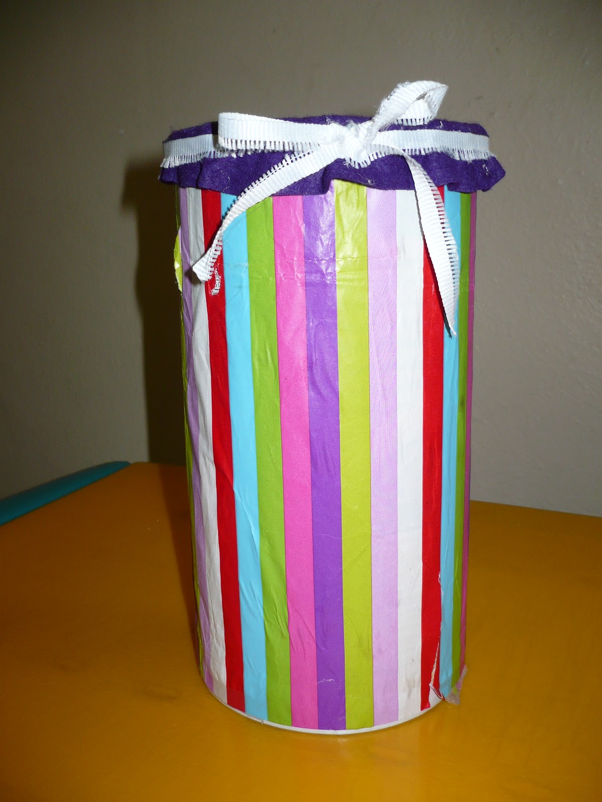 Centers and Circle Time: Preschool Oatmeal Box Craft