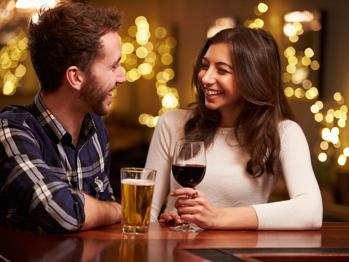 如何邀約女生讓她願意和你出去？扔掉那些奇怪的話術和理由吧，大方表達你自己- Mr.P 自信教練