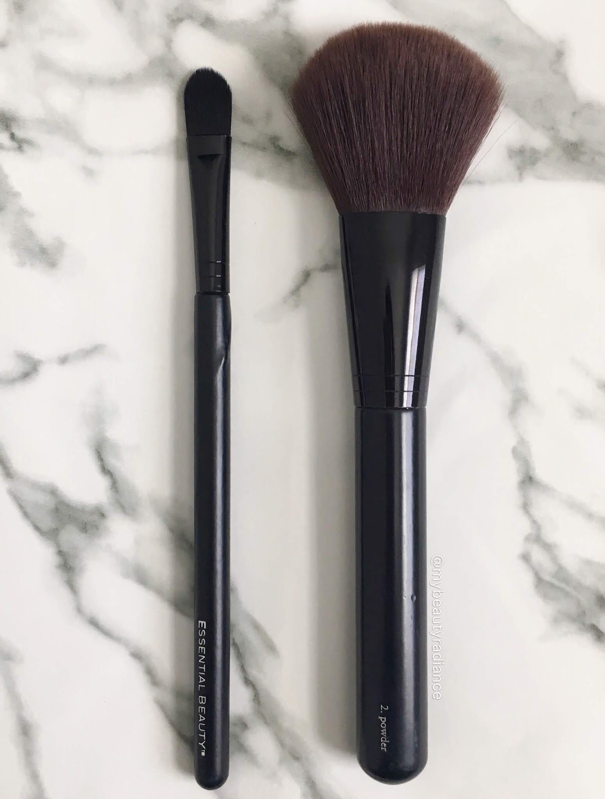 кисточка кабуки красная. кисточка орифлейм. кисти орифлейм для макияжа. кисть для пудры кабуки орифлейм. кисть oriflame sweden.