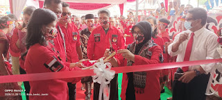 Ketua Rumah Komunikasi Lintas Agama, Hj. Rohimah Fachrori Resmikan kantor Ormas PBB.