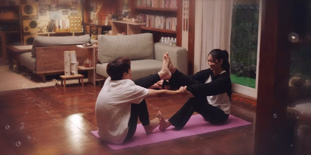 yoga dengan pasangan