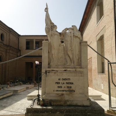 Guido Bianconi a Siena: Monumento ai Caduti