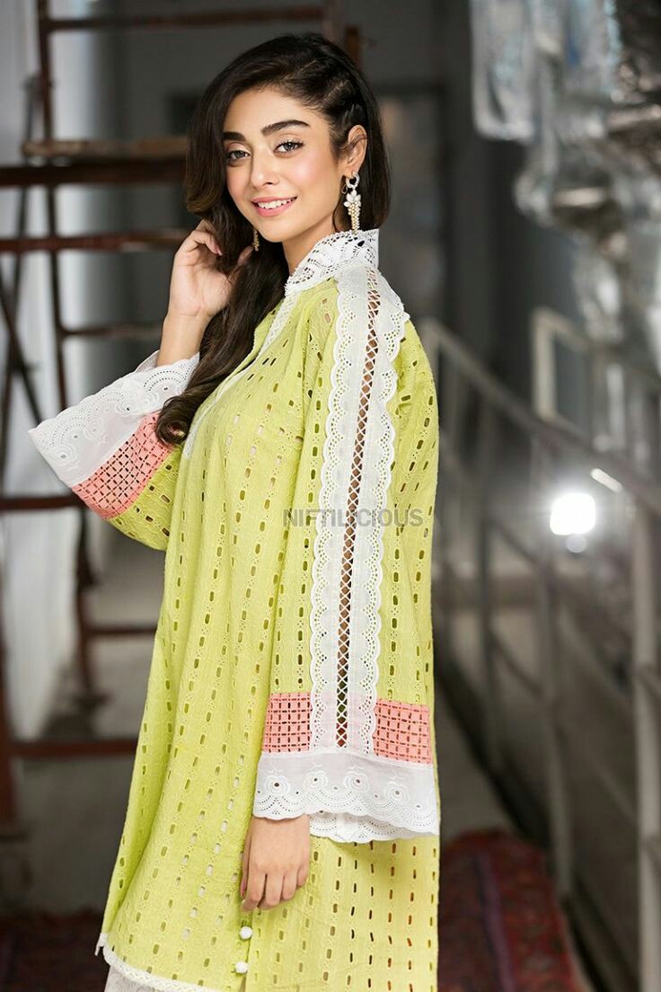 Latest sleeves design for lawn dresses