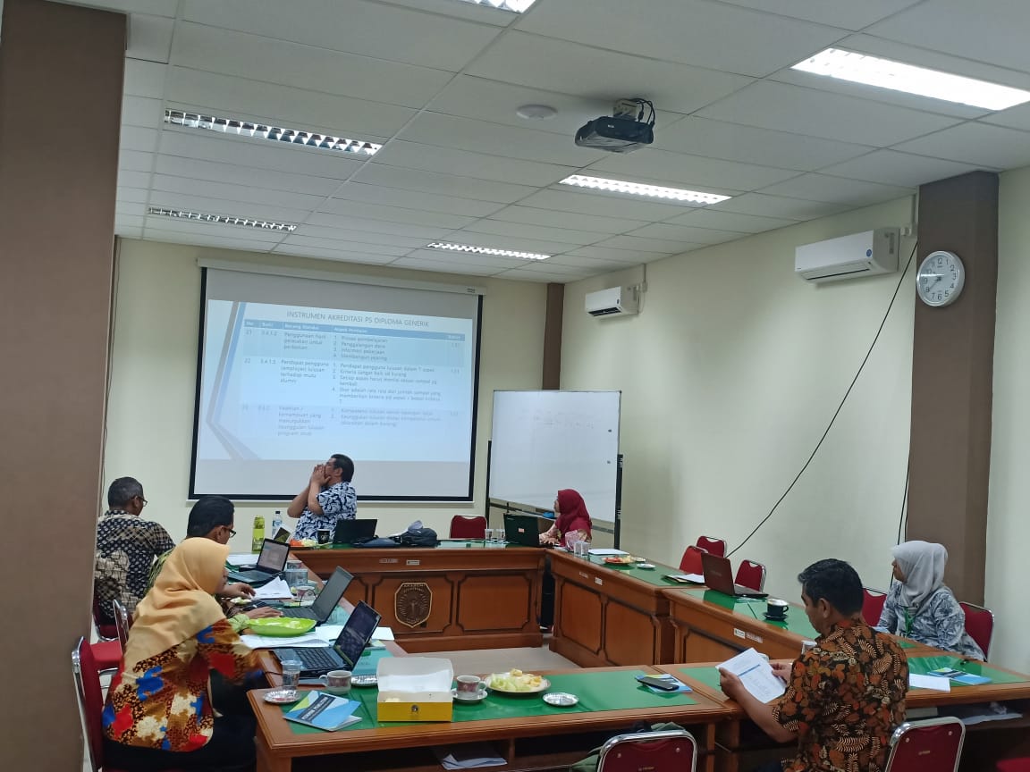 Rapat kerja Fisioterapi Persiapan Penyusunan Borang D3