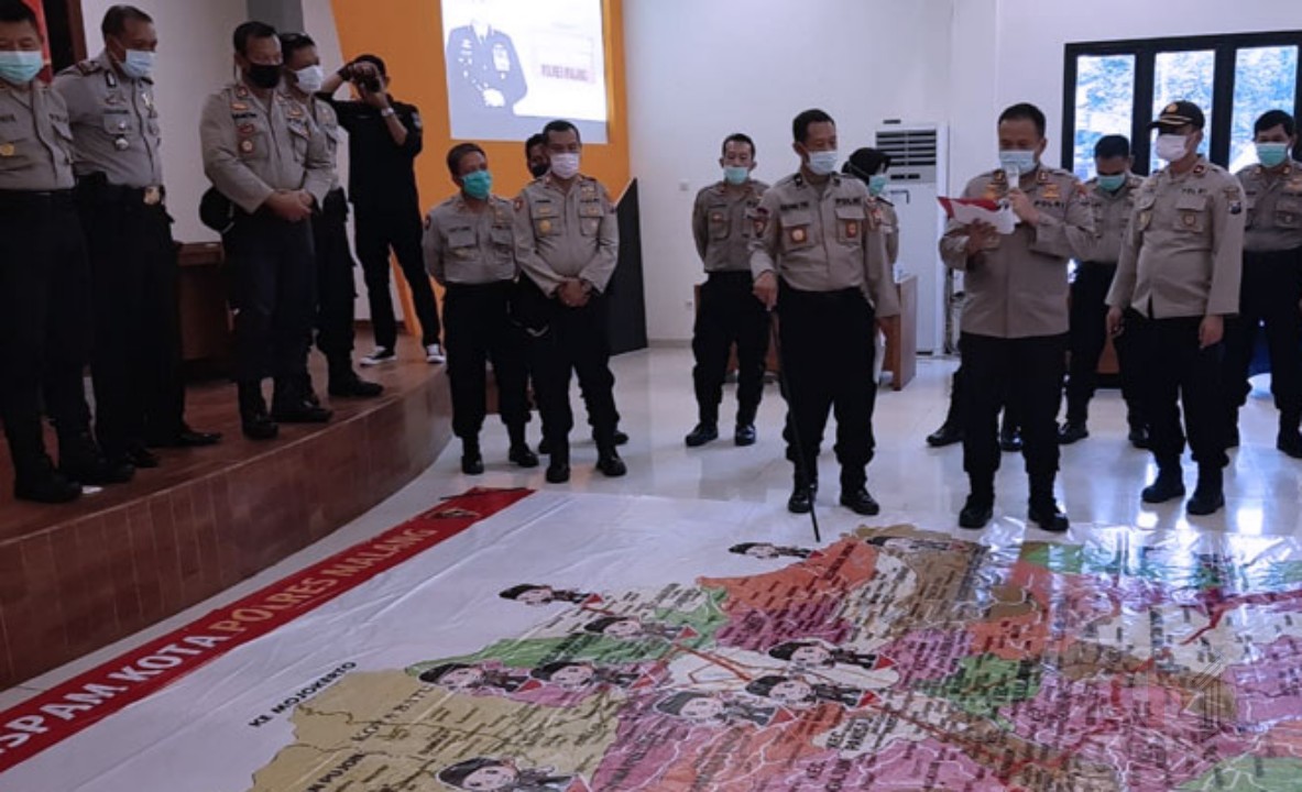 Polres Malang Lakukan Tactical Floor Game, Hadapi Kontijensi Covid-19 Polres Malang Lakukan Tactical Floor Game, Hadapi Kontijensi Covid-19