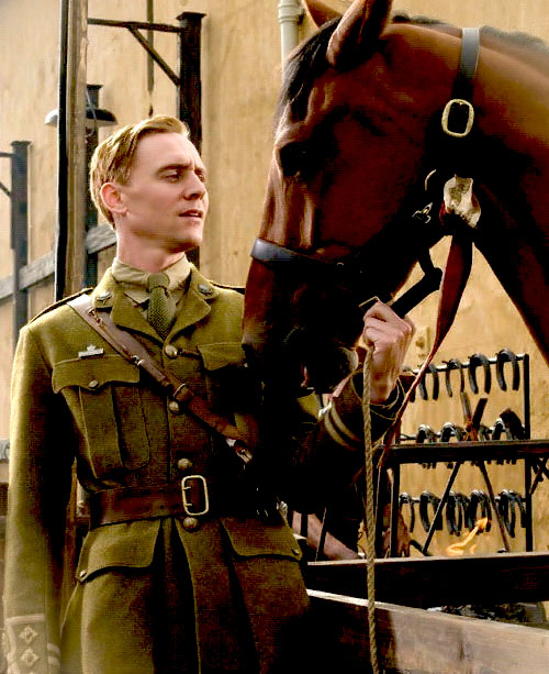 war+horse+tom+hiddleston+horseshoes.jpg