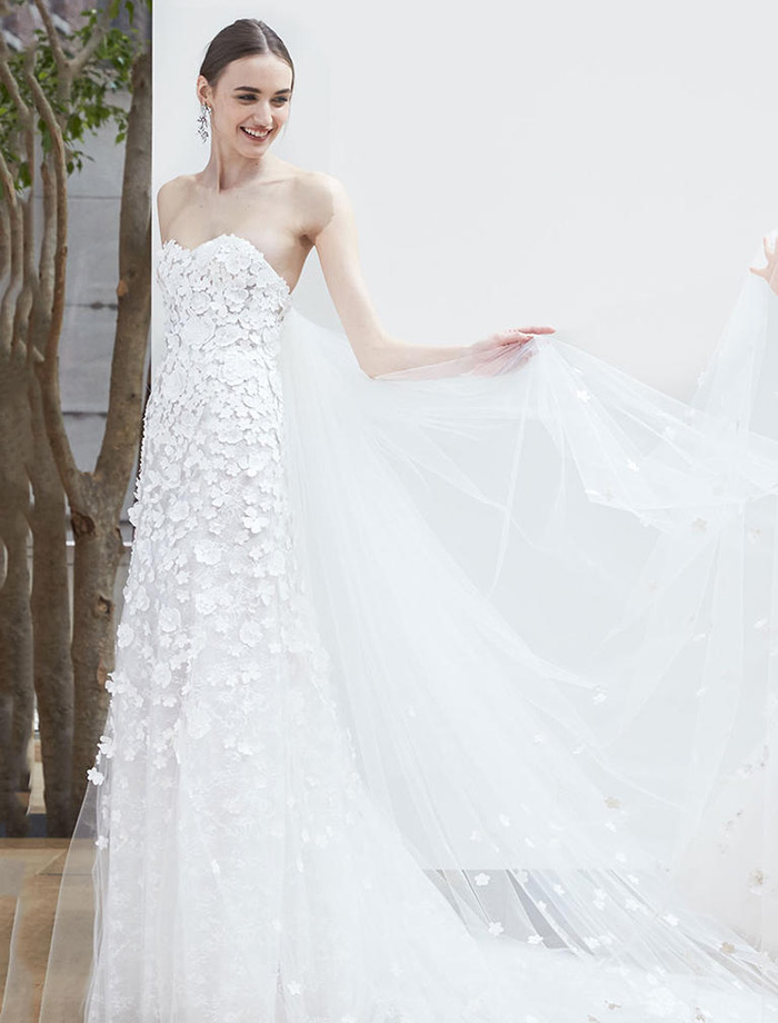 Oscar de La Rente suknie ślubne, Suknie ślubne 2018, Panna Młoda i ubiór, Modne suknie ślubne, Trendy ślubne 2018, Moda ślubna 2018, Ślub i wesele 2018 Oscar de La Rente suknie ślubne, Suknie ślubne 2018, Panna Młoda i ubiór, Modne suknie ślubne, Trendy ślubne 2018, Moda ślubna 2018, Ślub i wesele 2018