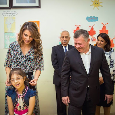 Rania i Abdullah w ośrodku Al-Amal
