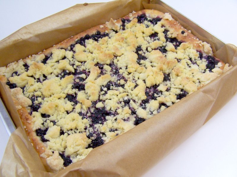 Lecker Bentos und mehr: Heidelbeerkuchen mit Pudding und Streuseln