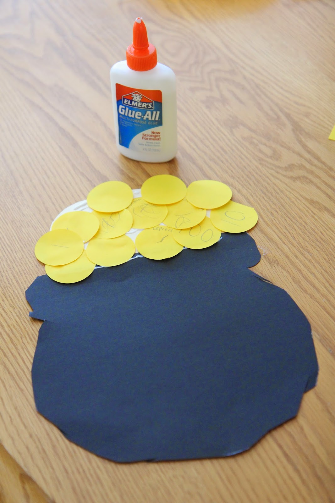 Toddler Approved!: Easy Preschool Cutting Craft: Pot o' Gold