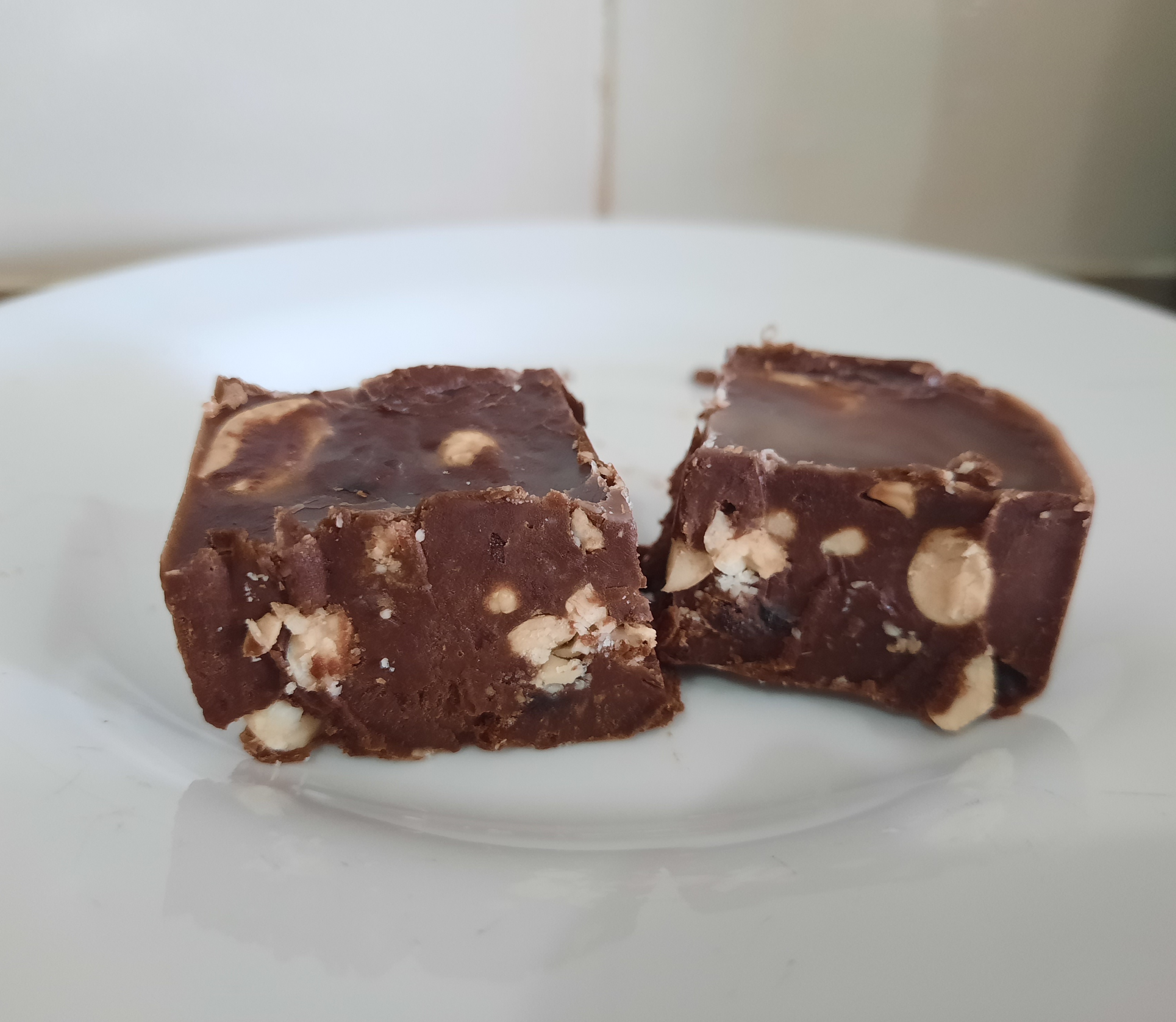 Cantinho Passatempo Fudge de chocolate,amendoim e tâmara