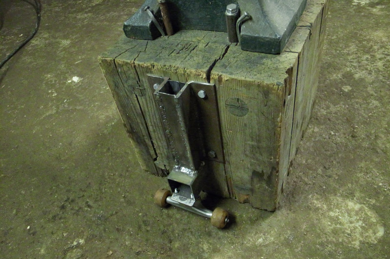 Homemade Tools & Aids Wheels for anvil
