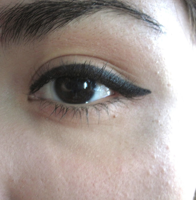 Makeup Hungry Sigma Eyeliner Brush Review & Revlon Colorstay Gel