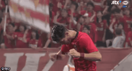 2093c16a25386dd066fce42a0e92c1d6ec073158.gif