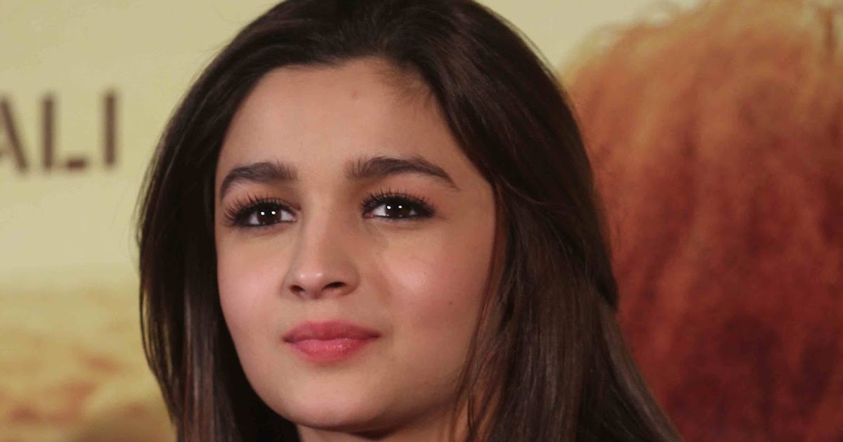 Alia Bhatt Cutest Lips | MaaLaaMaaal