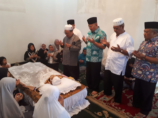 Bacaan Doa Takziah Lengkap Bahasa Arab, Latin dan Artinya