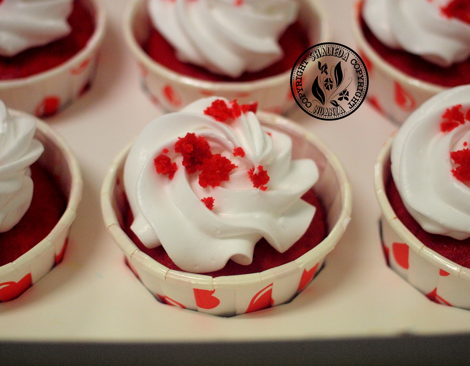 A Bite of Heaven: Feast on Muffin Red Velvet in All Its Seductive Glory!