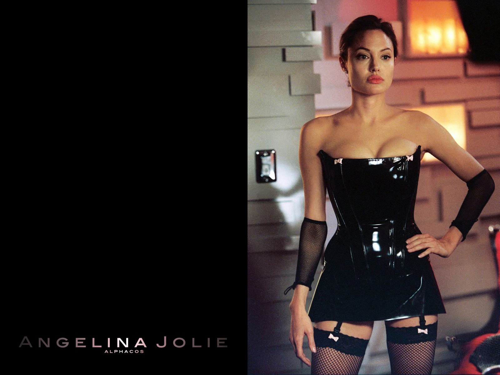 Angelina Jolie Wallpaper 2.