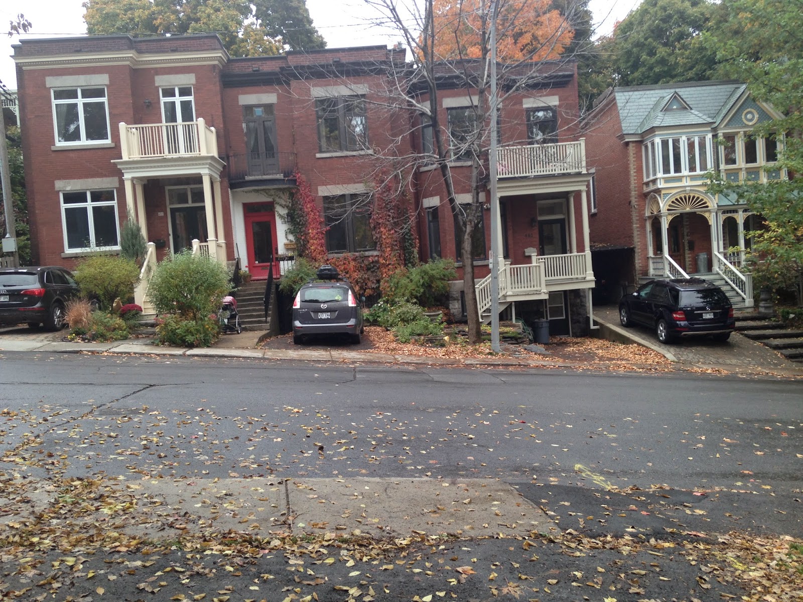 autoliterate Canadian houses, Montreal Lower Westmount.