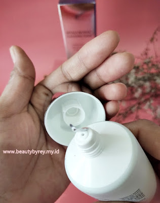 Review AHC Hyaluronic Cleansing Foam