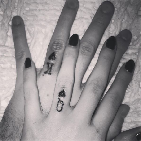 50 Matching Wedding Ring Tattoos On Finger (2018) | TattoosBoyGirl
