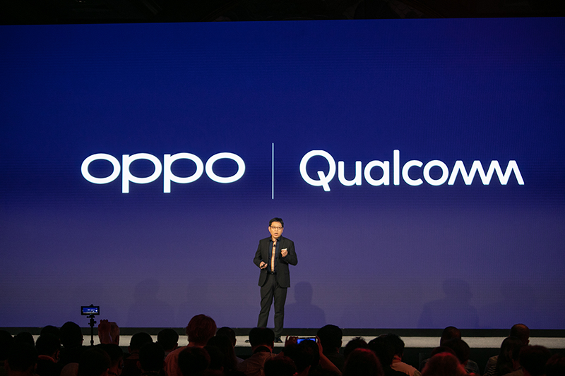Alen Wu, OPPO Vice President and President of Global Sales, delivers a keynote speech at the Qualcomm Snapdragon Tech Summit