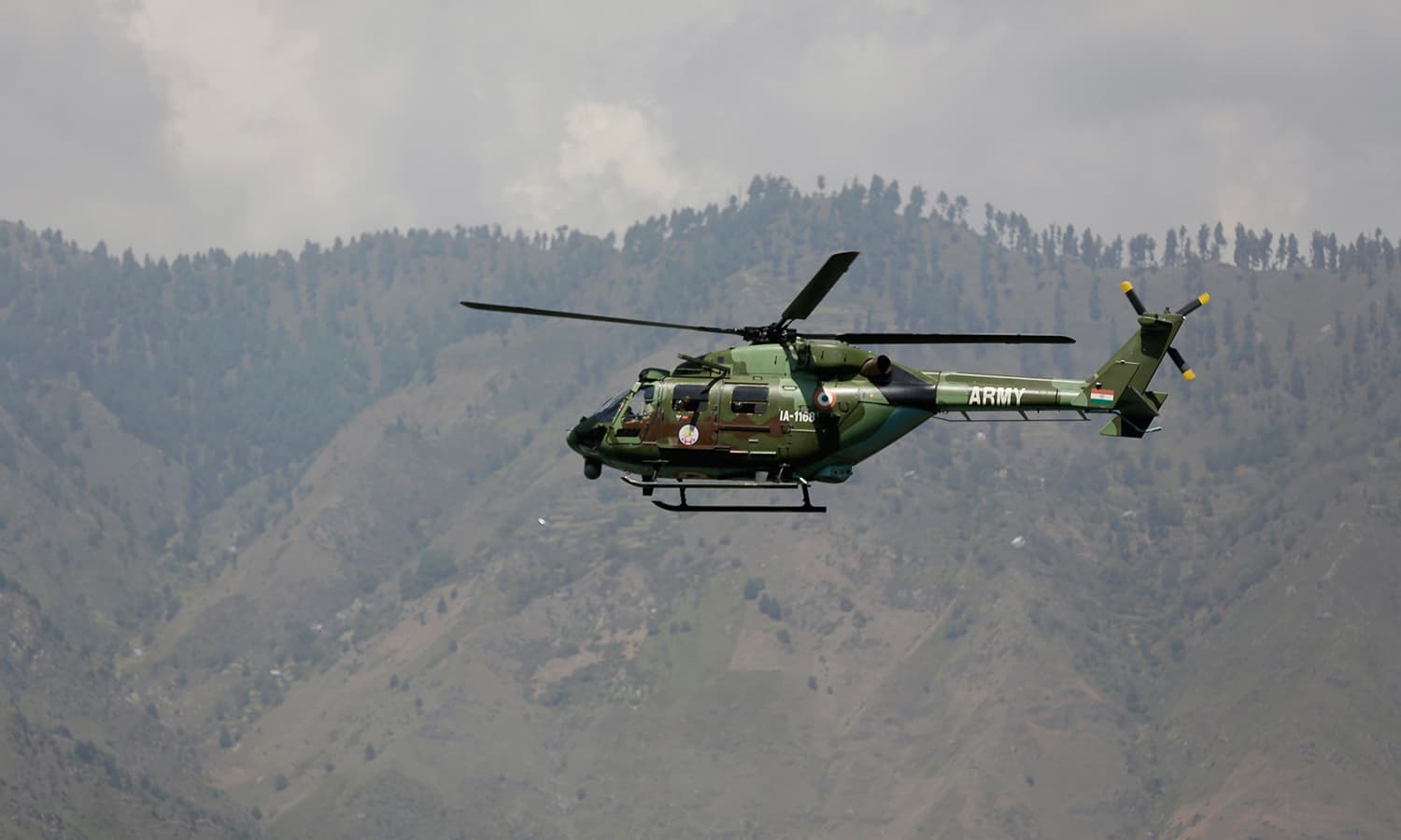 Ури нападение на базу. Пакистан армия вертолёт. Вооруженные силы бутана. Военные войска бутана. Бутан вооружение.
