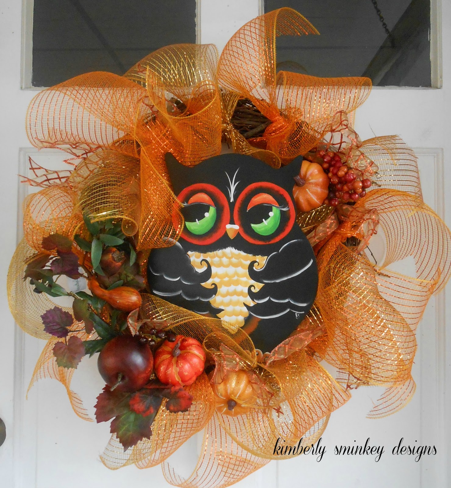 Tiaras and Bowties: It's All about Owl - cute wreath!
