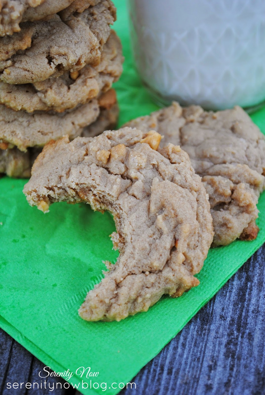 Easy Soft Peanut Butter Cookies--add a dark chocolate Hershey kiss for a kick! from Serenity Now #recipe #peanutbutter #cookie