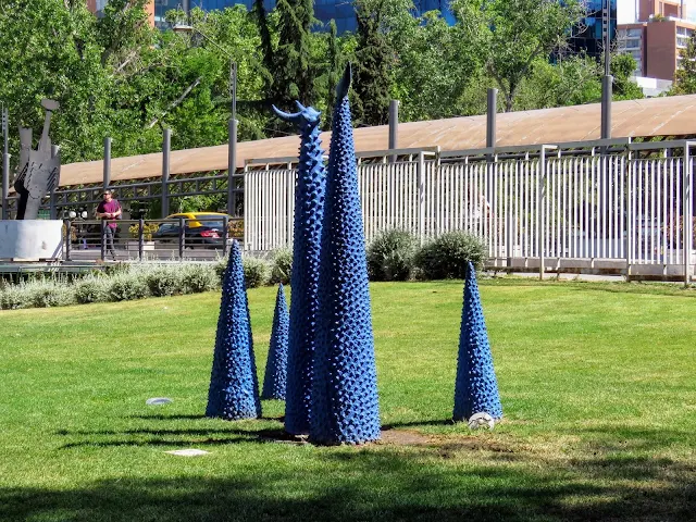 Why Visit Santiago: Sculpture consisting of pointy blue cones in Santiago Chile