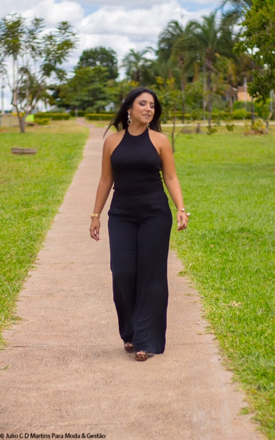 All Black: Pantalona e blusa de tricô