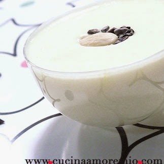 mousse di amaretto