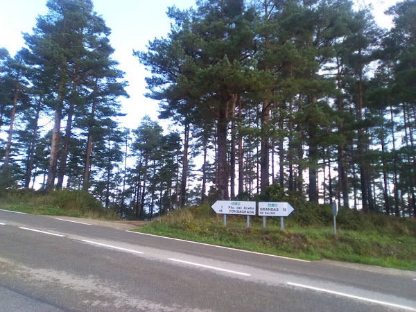 Foto del cruce de la carretera AS-28 en Bustelo do Camin. Asturias