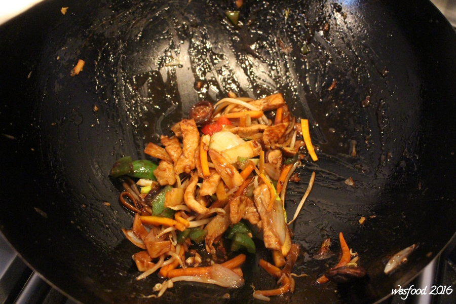 WesFood - Herr Westerhausen kocht ...: Schweinefleisch mit Gemüse und ...