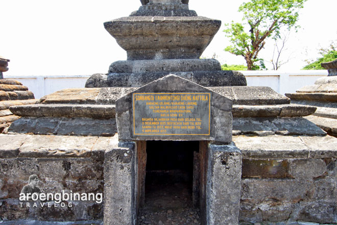 makam sultan hasanuddin gowa