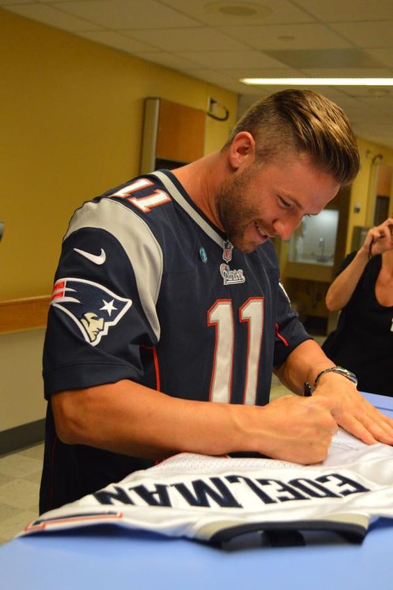 cutest-male-athletes-sports-jerseys