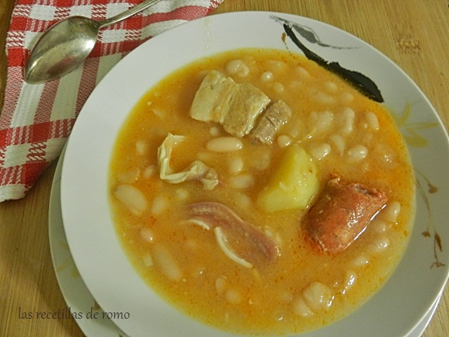 Judías blancas con oreja
