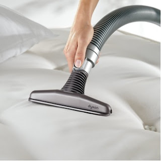 cómo quitar manchas de sudor y pipi del colchón, como limpiar un colchón y retirar manchas de pipi popo y vómito